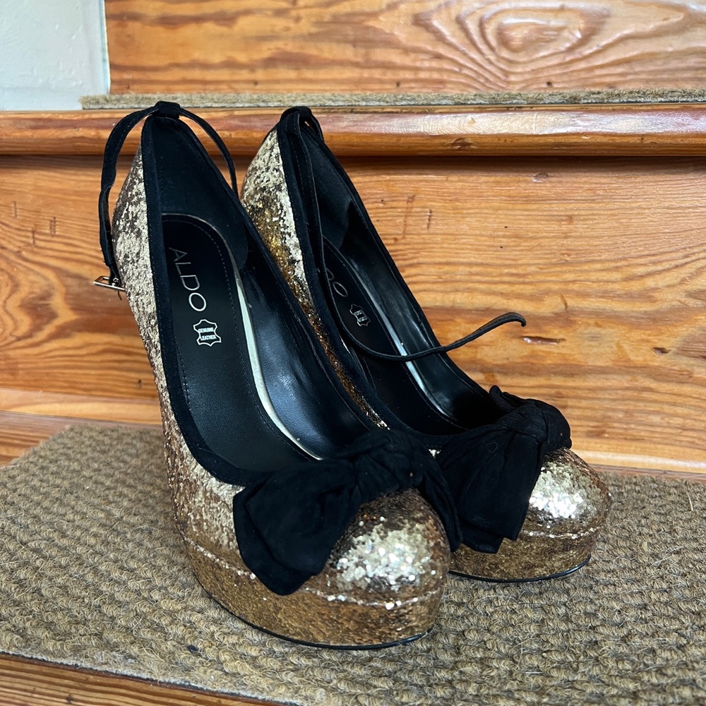 ALDO McIntyde Gold Glitter Ankle Strap Heels size 37